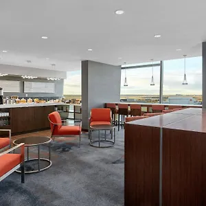Hotel Airport Marriott In-terminal, YYC